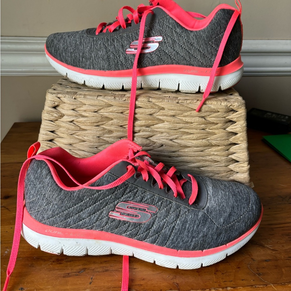 Skechers Lite Weight Grey and Hot Pink Sneakers SZ 8.5